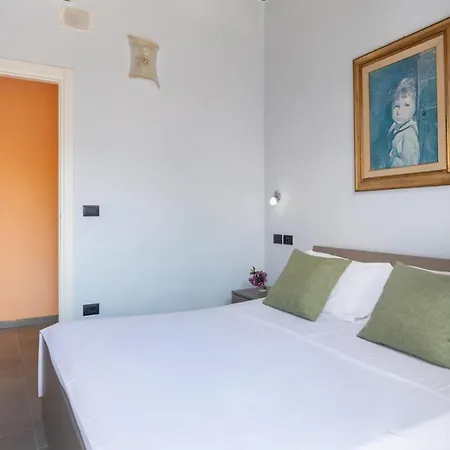 Vittorio 6&2 Emma Villa