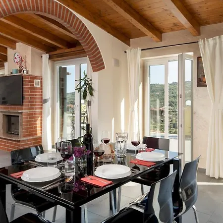 Vittorio 6&2 Emma Villa *